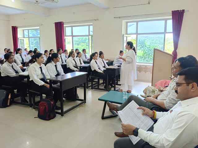 हिम कैप्स लॉ कॉलेज बढेडा में विधिक सहायता शिविर का आयोजन
