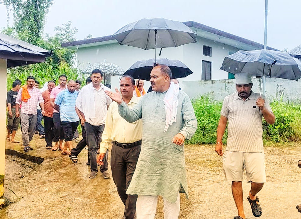 Himachal News: आपदा पीड़ितों के सहारा बने भुट्टो, खुरवाईं में दी मदद आर्थिक मदद