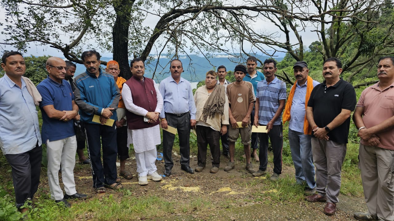 आपदा प्रभावितों के लिए कुटलैहड़ सेवा संगठन ने बढ़ाये मदद के हाथ
