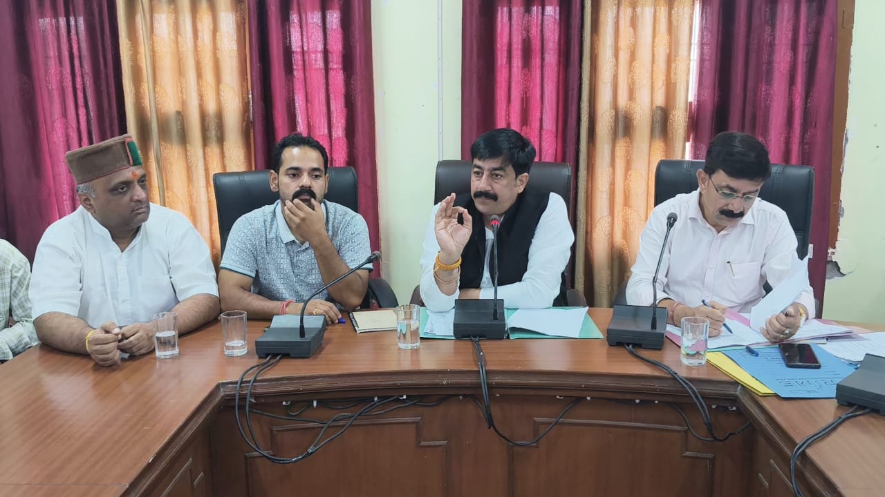 विधायक विवेक शर्मा ने ली आपदा प्रबंधन की समीक्षा बैठक, अधिकारियों को आपदा से हुए नुकसान की 13 सितंबर तक रिपोर्ट सौंपने के निर्देश