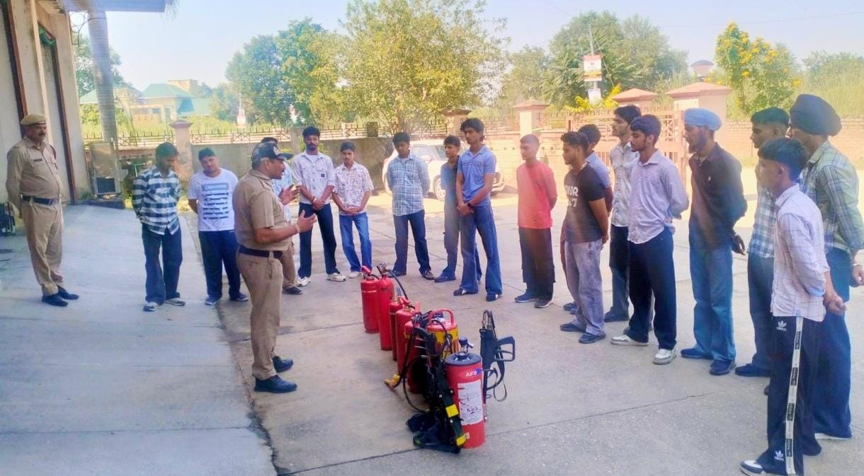 ऊना में आग बुझाने की ट्रेनिंग, जागरूकता अभियान जारी