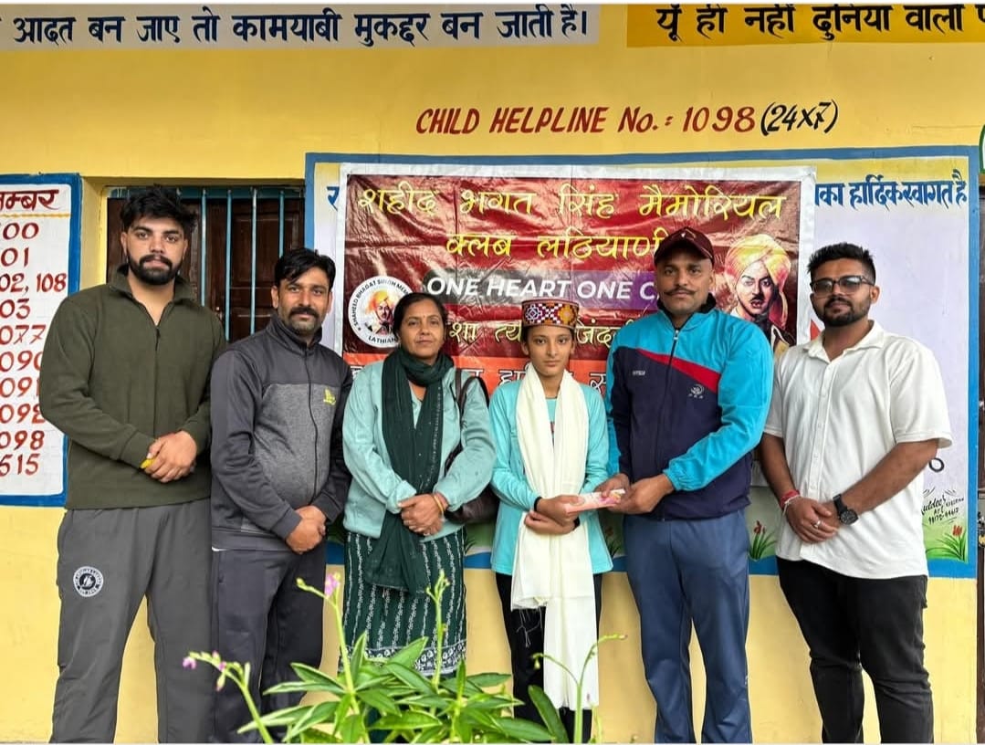 शहीद भगत सिंह मेमोरियल क्लब लठियाणी द्वारा नेशनल खिलाड़ी मानसी राणा को सम्मानित किया