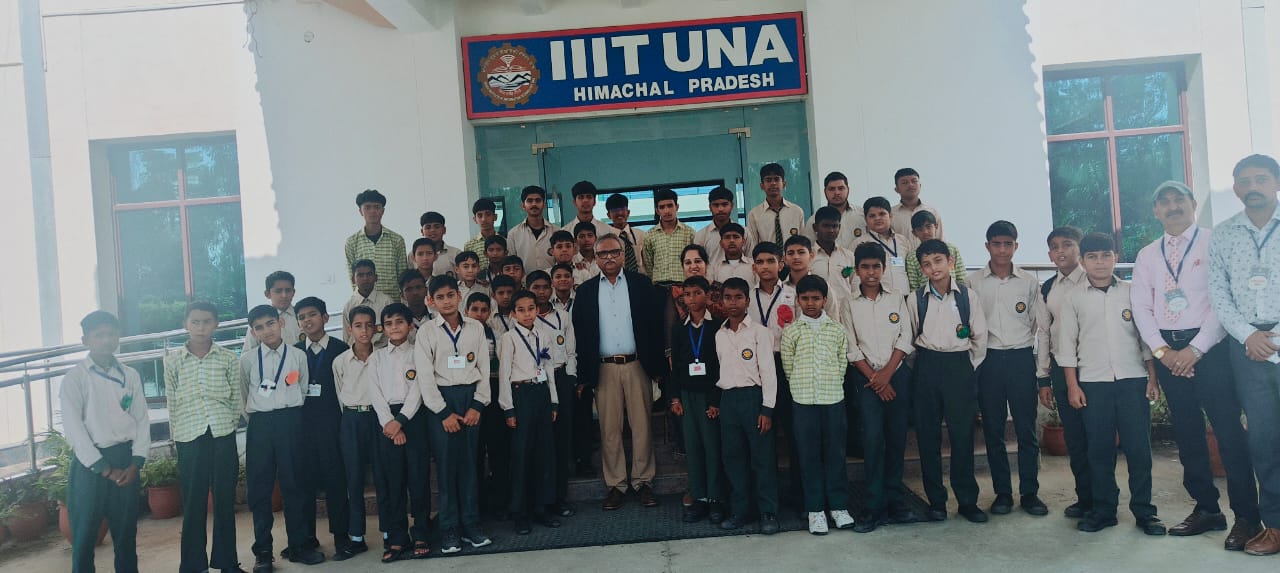 IIIT ऊना ने स्कूली छात्रों के लिए करियर जागरूकता और मार्गदर्शन सत्र आयोजित किया