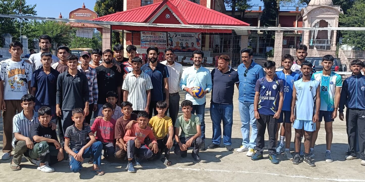 नेहरू युवक मंडल अरलू द्वारा वॉलीबॉल प्रतियोगिता का शुभारंभ