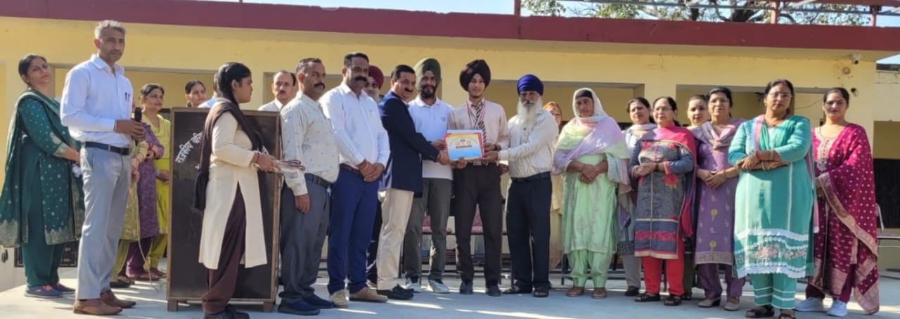 कुरयाला स्कूल के सर्वजोत सिंह ने जिला स्तरीय खेलकूद प्रतियोगिता में तीन गोल्ड मेडल सहित वेस्ट ऐथलीट का खिताब जीता