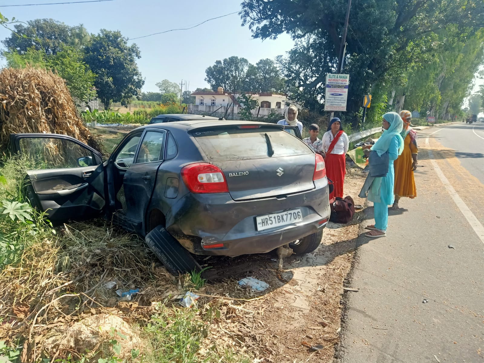 ऊना- अम्ब सड़क पर दिलवां में सड़क हादसा, 5 घायल, कार व स्कूटी में आमने-सामने हुई भिड़ंत