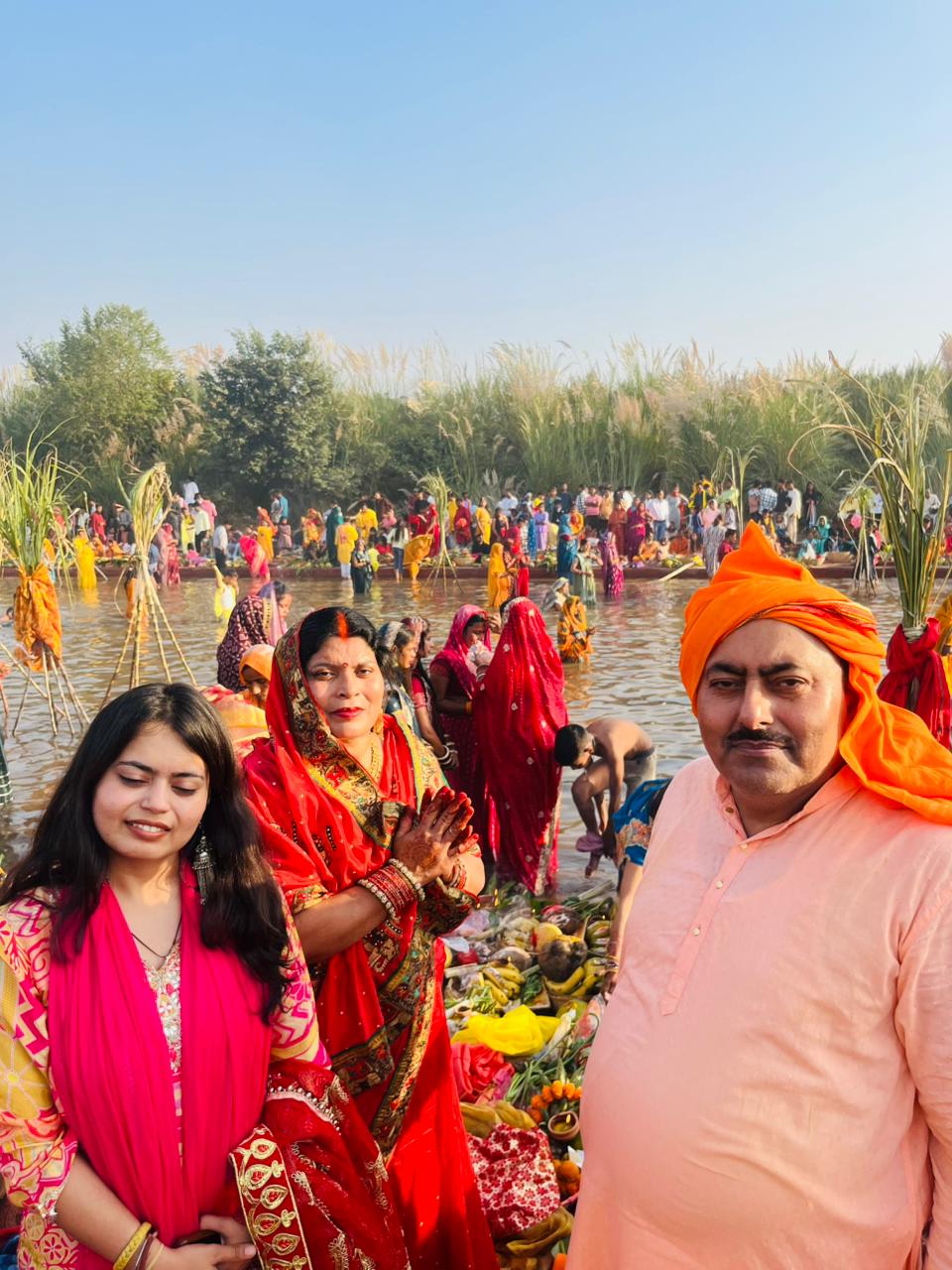 Himachal News: डूबते सूरज को अर्घ देकर मनाया छठ पूजा का त्योहार