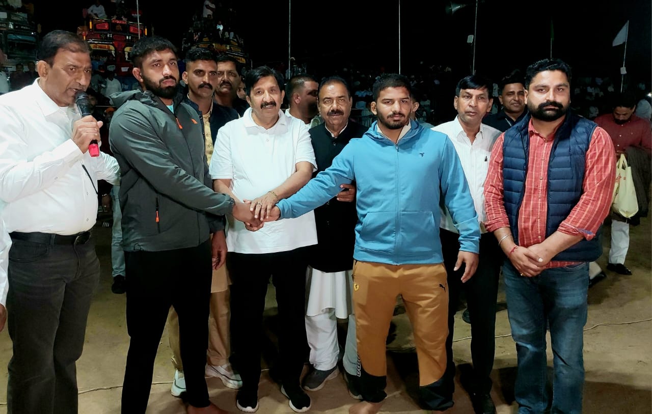 उपमुख्यमंत्री ने जक्खेवाल में 36वें विशाल ईनामी दंगल के समापन समारोह में बतौर मुख्य अतिथि की शिरकत