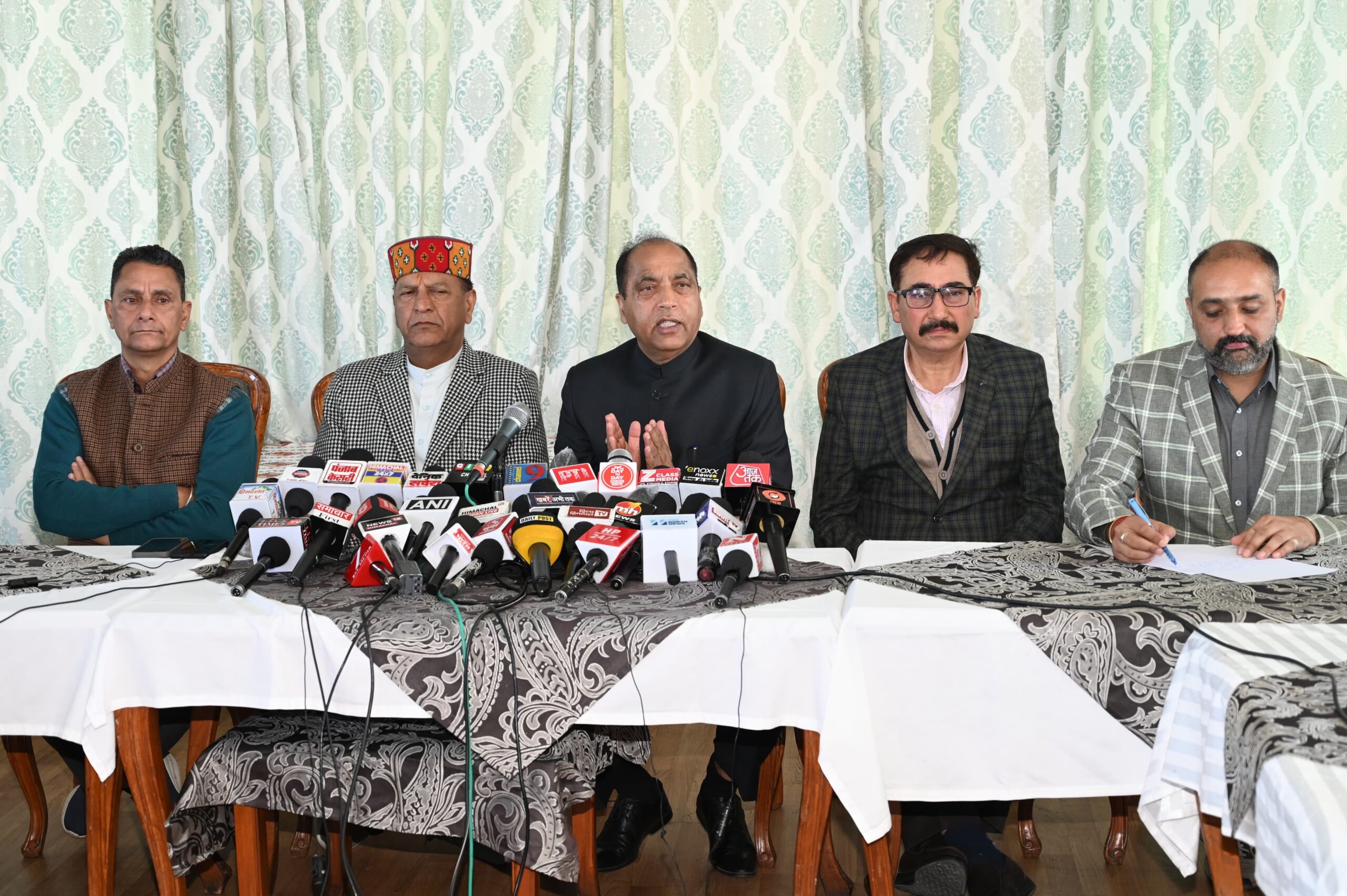 कांग्रेस सरकार का 3 साल का जश्न गले से नहीं उतर रहा: जयराम ठाकुर