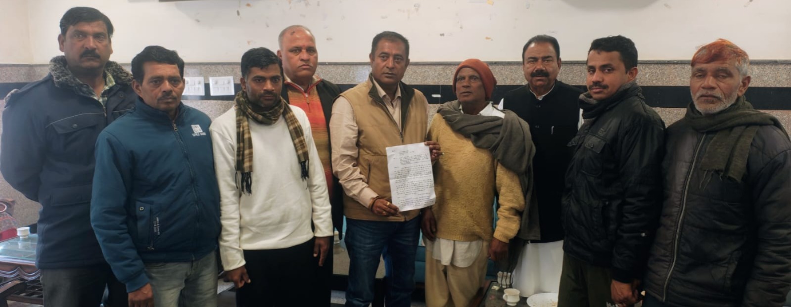 फ्रूट रेहड़ी संचालकों ने पूर्व विधायक रायजादा से की मुलाकात