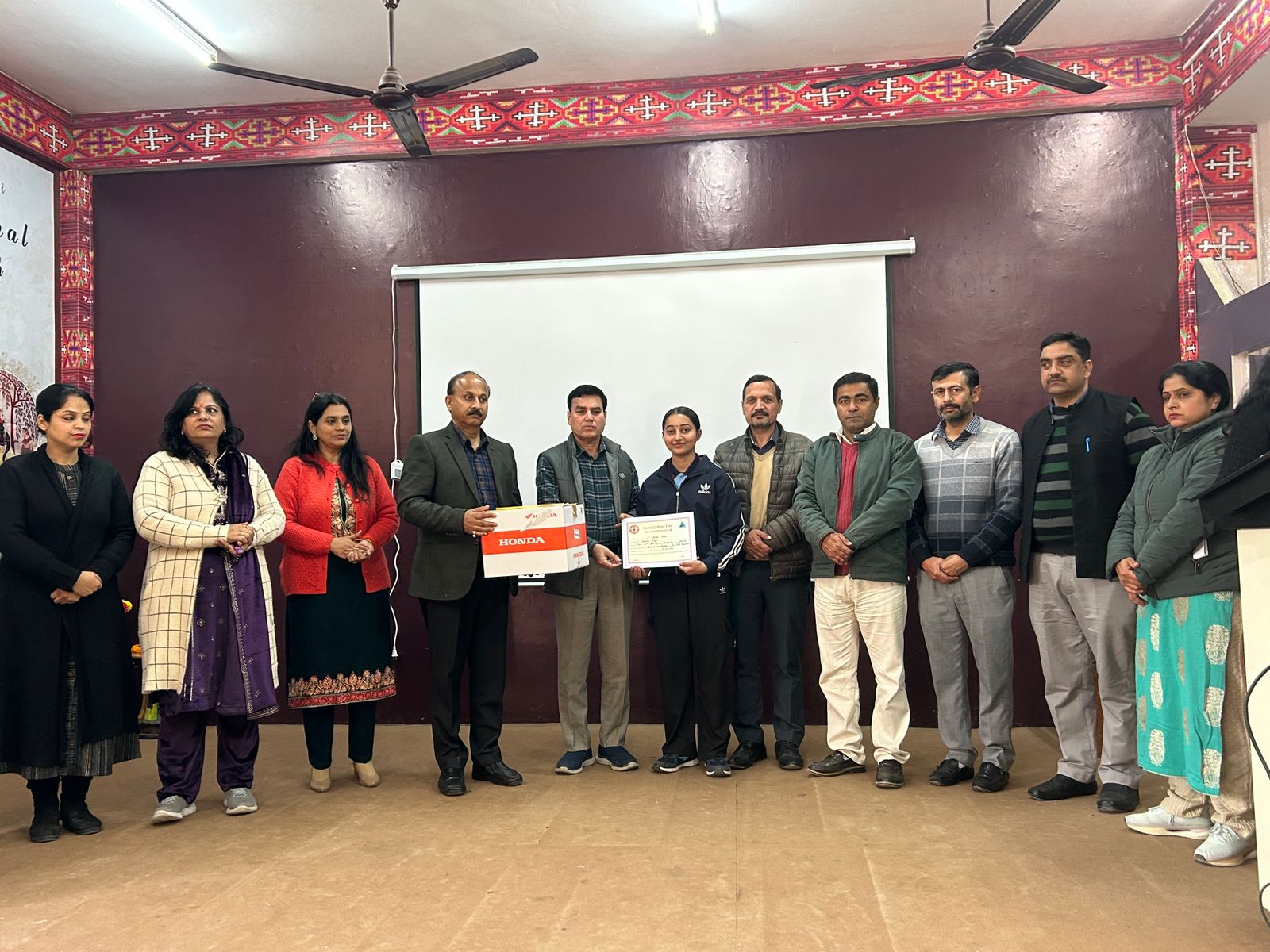 महाविद्यालय ऊना में सड़क सुरक्षा क्लब द्वारा पावर पॉइंट प्रस्तुति प्रतियोगिता