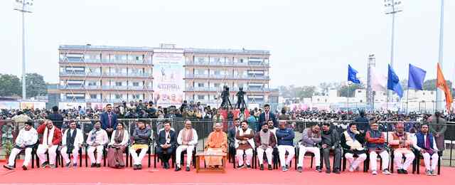 वाराणसी में राष्ट्रीय वॉलीबॉल चैंपियनशिप का भव्य शुभारंभ