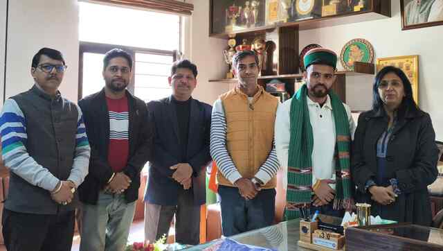  अनमोल शर्मा का राष्ट्रीय स्तरीय भाषण प्रतियोगिता के लिए चयन पर महाविद्यालय की और से सम्मान 