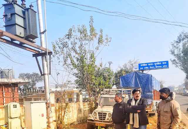 वरनोह गांव में दो सौ किलोवाट का ट्रांसफॉर्म लगाकर कम वोल्टेज की समस्या का किया समाधान: विवेक शर्मा