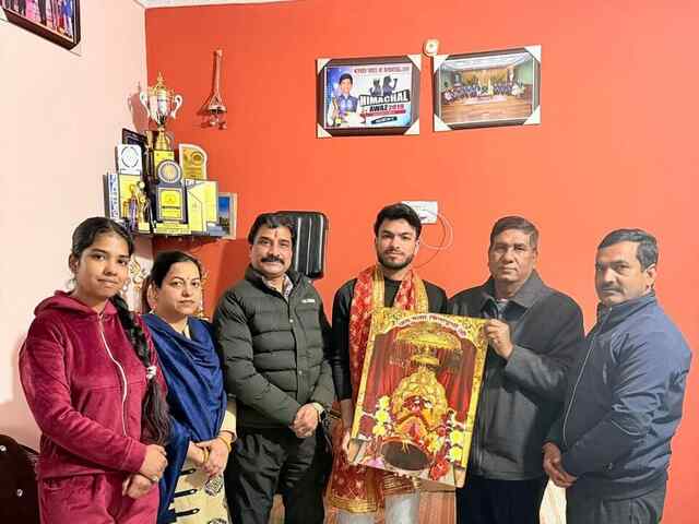 अंब के साहिल पंडित ने इंटर कॉलेज यूथ फेस्टिवल में किया शानदार प्रदर्शन, पूर्व विधायक बलबीर चौधरी ने किया सम्मानित
