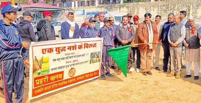 चिट्ठा मुक्त समाज अभियान को लेकर सीसे स्कूल थाना कलां में रैली को विधायक ने दिखाई हरी झंडी