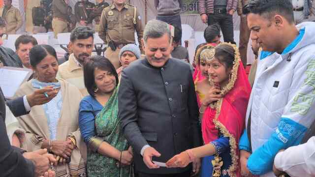 रेडक्रॉस सोसायटी के लक्की ड्रॉ में पहले विजेता को निकला ऐपल आईफोन 16