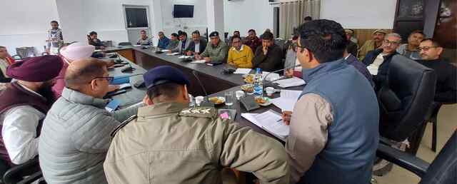 मैड़ी मेले के सफल संचालन को लेकर एडीसी ने की समीक्षा बैठक