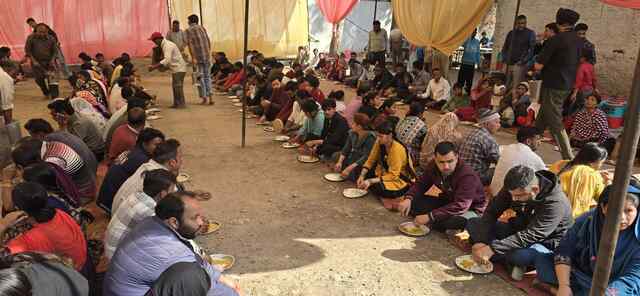 बद्दी पुलिस थाने में भंडारे का आयोजन, सैकड़ो लोगों ने लिया भंडारे का प्रसाद