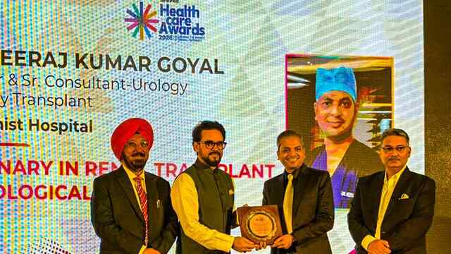 अनुराग ठाकुर ने किडनी ट्रांसप्लांट में योगदान के लिए डॉ. नीरज गोयल को सम्मानित किया
