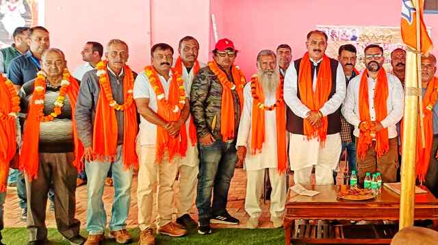 ग्राम केंद्र प्रवास कार्यक्रम संपन्न, पूर्व विधायक भुट्टो ने कार्यकर्ताओं में भरा जोश