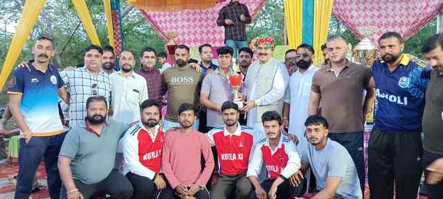 Himachal News: कुटलैहड़ के अजनौली क्रिकेट कप का फाइनल संपन्न