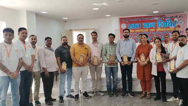 देवभूमि सोशल वेलफेयर सोसाइटी ने किया रक्तदान शिविर का आयोजन
