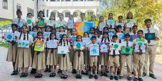 स्कॉलर्स यूनिफाइड स्कूल में मनाया गया पृथ्वी दिवस, धीरज शर्मा ने छात्रों को पर्यावरण संरक्षण का दिया संदेश