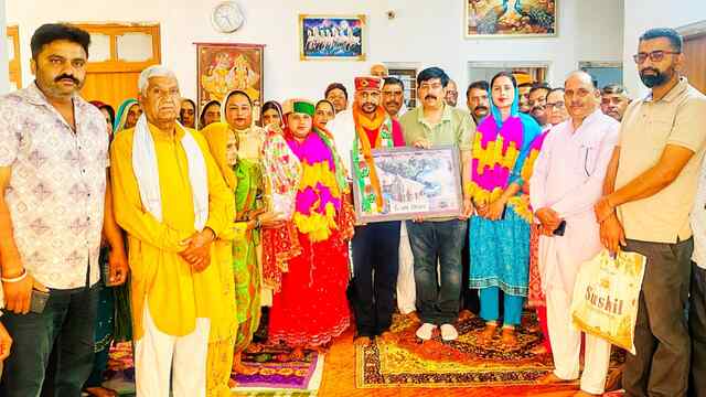 कुलौहड़ में सर्वसम्मति से पंचायत बनने पर विधायक विवेक शर्मा पहुंचे बोहरू पंचायत