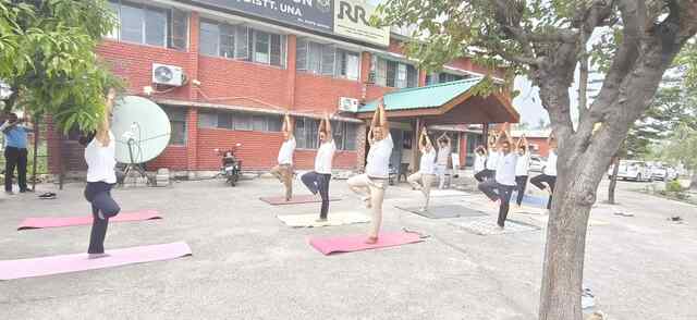 अंतर्राष्ट्रीय योग दिवस एवं विश्व पर्यावरण दिवस के उपलक्ष्य पर अम्ब-गगरेट क्षेत्र में कार्यक्रम आयोजित