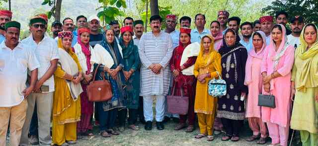 कुटलैहड़ के नवनिर्वाचित पंचायत प्रतिनिधियों ने विधायक विवेक शर्मा से की मुलाकात