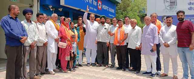 कुटलैहड़ की पंचायत लमलैहड़ी के प्रतिनिधियों ने भाजपा नेता भुट्टो से की मुलाकात