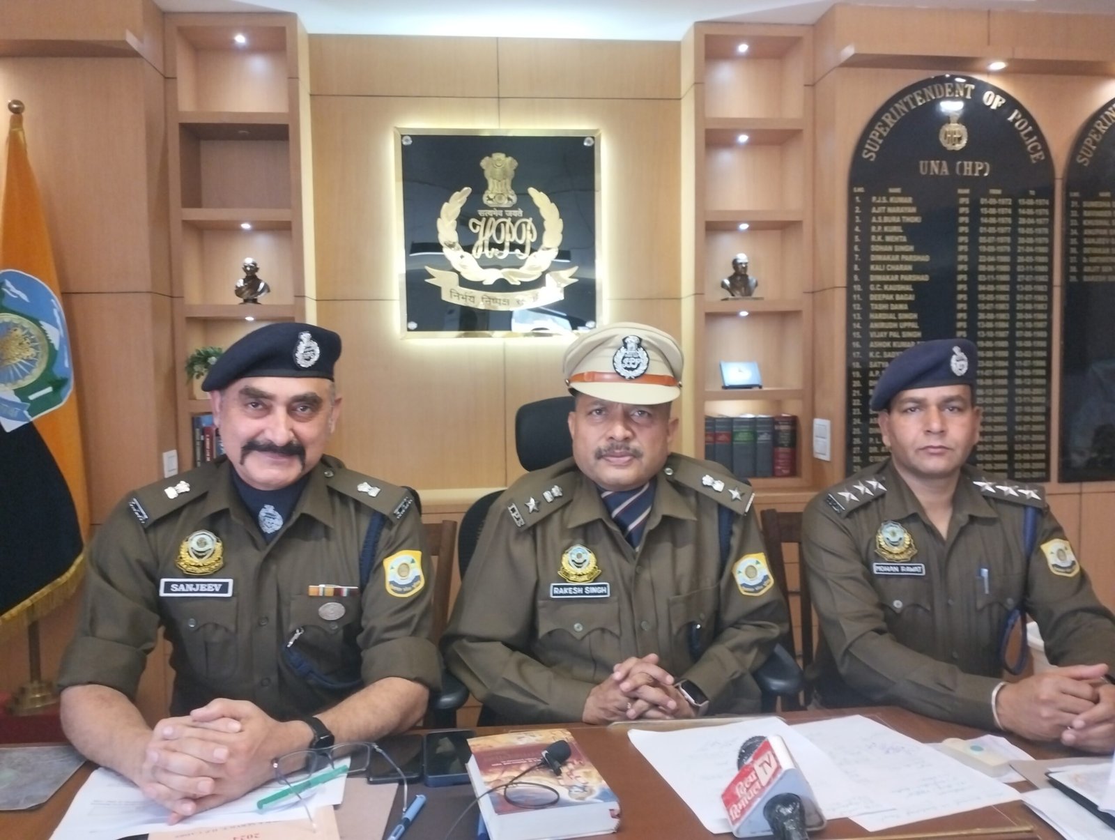 Himachal News: हरोली पुलिस की नशे के विरुद्ध ताबड़तोड़ कारवाई Himachal News: हरोली पुलिस की नशे के विरुद्ध ताबड़तोड़ कारवाई