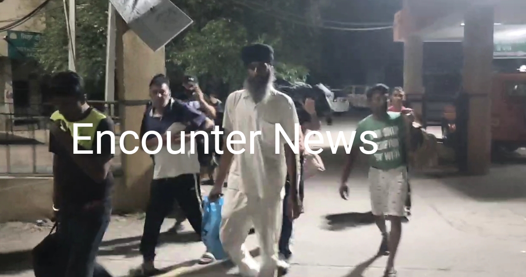 जालंधरः Samra Palace में बने नशा छुड़ाओं केंद्र पर DC और Police की Raid, देखें वीडियो जालंधरः Samra Palace में बने नशा छुड़ाओं केंद्र पर DC और Police की Raid, देखें वीडियो