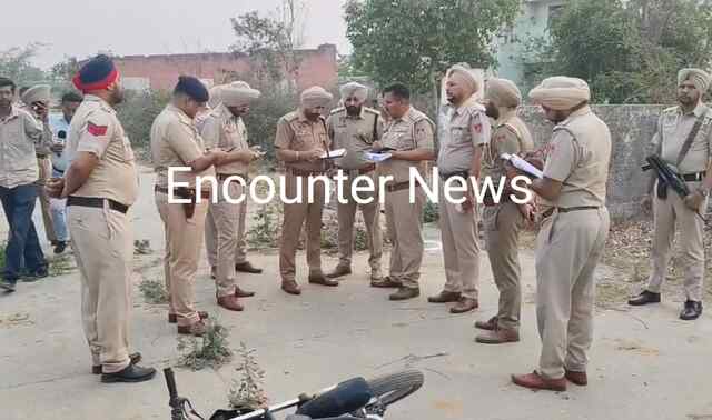 Jalandhar News: पुलिस और बाइक सवार बदमाश में चली गोलियां, 3 पिस्टल सहित आरोपी काबू, देखें वीडियो