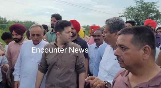 Punjab News: बाढ़ प्रभावित गांवों का दौरा करने पहुंचे आप सांसद Raghav Chadha, देखें वीडियो