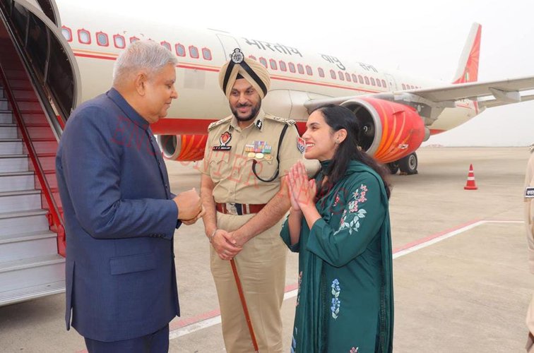 Punjab दौरे पर पहुंचे उप राष्ट्रपति Jagdeep Dhankhar का Airport पर हुआ स्वागत