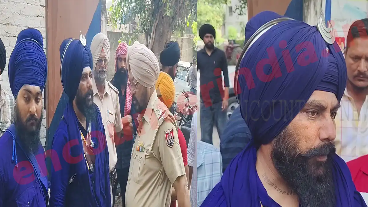 Jalandhar News: Kulhad Pizza Couple मामले में थाने पहुंचे निहंग मान सिंह, फिर दिया अल्टीमेटम, देखें वीडियो Jalandhar News: Kulhad Pizza Couple मामले में थाने पहुंचे निहंग मान सिंह, फिर दिया अल्टीमेटम, देखें वीडियो