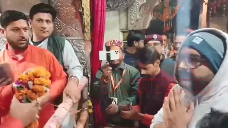 माता के दरबार में नतमस्तक हुए कॉमेडियन Kapil Sharma, देखें वीडियो
