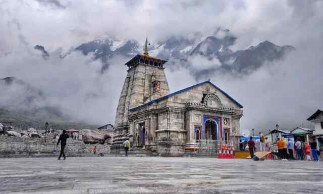 केदारनाथ यात्रा पर खतरे की घंटी: पहाड़ों पर तांडव, अगले चार दिनों तक भारी बारिश का अलर्ट