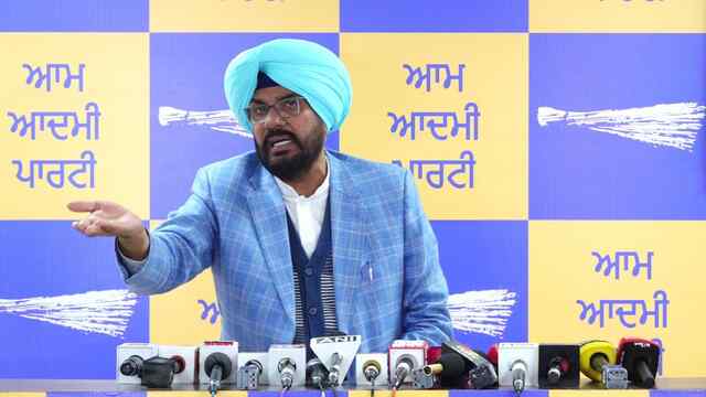 Punjab News: कुलदीप सिंह धालीवाल ने राज्यपाल की एंटी-ड्रग यात्रा पर उठाए सवाल, कहा– गलत ताकतों के साथ खड़े होने का संदेश