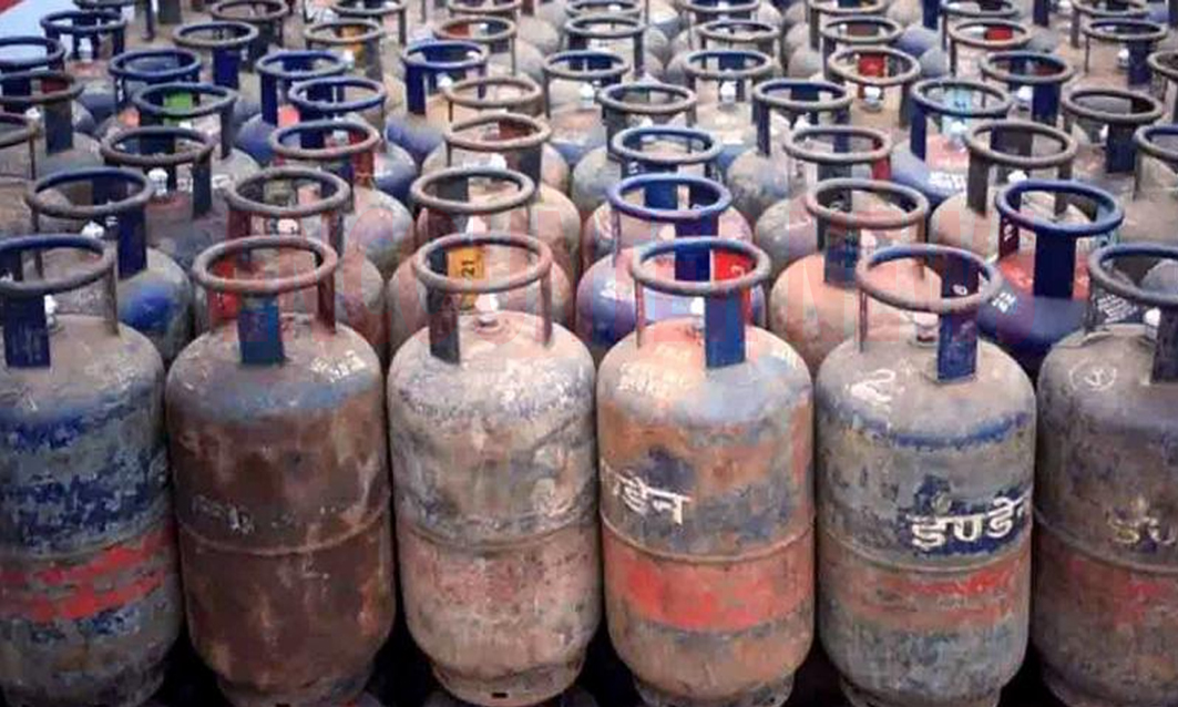 राहतः LPG Cylinder के दामों में हुई कटौती