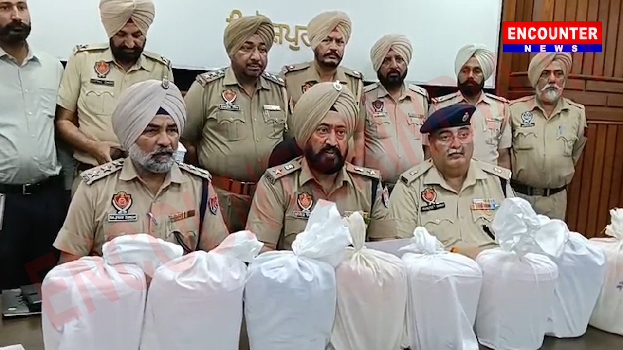 Punjab News: 8 किलो हेरोइन के साथ तस्कर गिरफ्तार, देखें वीडियो