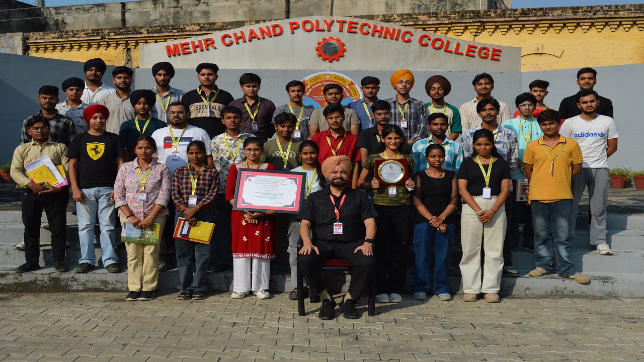 Mehr Chand Polytechnic College को मिला नेशनल अवॉर्ड, प्रिंसिपल डॉ. जगरुप सिंह ने छात्रों को दी बधाई