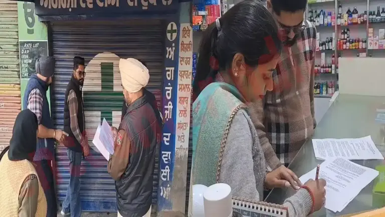 Punjab News: Medical Stores की आड़ में प्रतिबंधित दावइयां बेचने वालों पर एक्शन, Licenses किए रद्द, देखें वीडियो