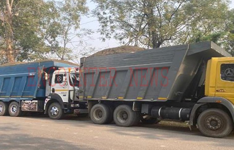 Punjab News: अवैध माइनिंग के खिलाफ विभाग की कार्रवाई, 2 ट्रकों को किया काबू