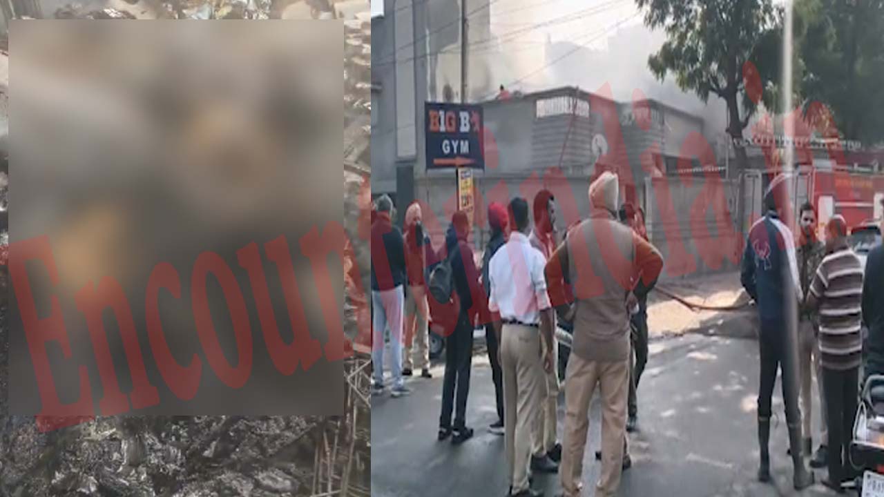 Punjab News: घर में बने कास्मेटिक स्टोर में लगी आग, जिंदा जलने से मालिक की मौत, देखें वीडियो