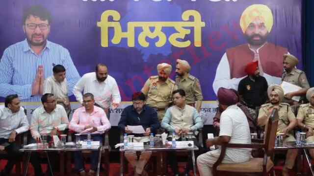 Punjab News: NRI Meet में एक्शन में आए कैबिनेट मंत्री डॉ. रवजोत, शिकायतों को लेकर जारी किए निर्देश, देखें वीडियो