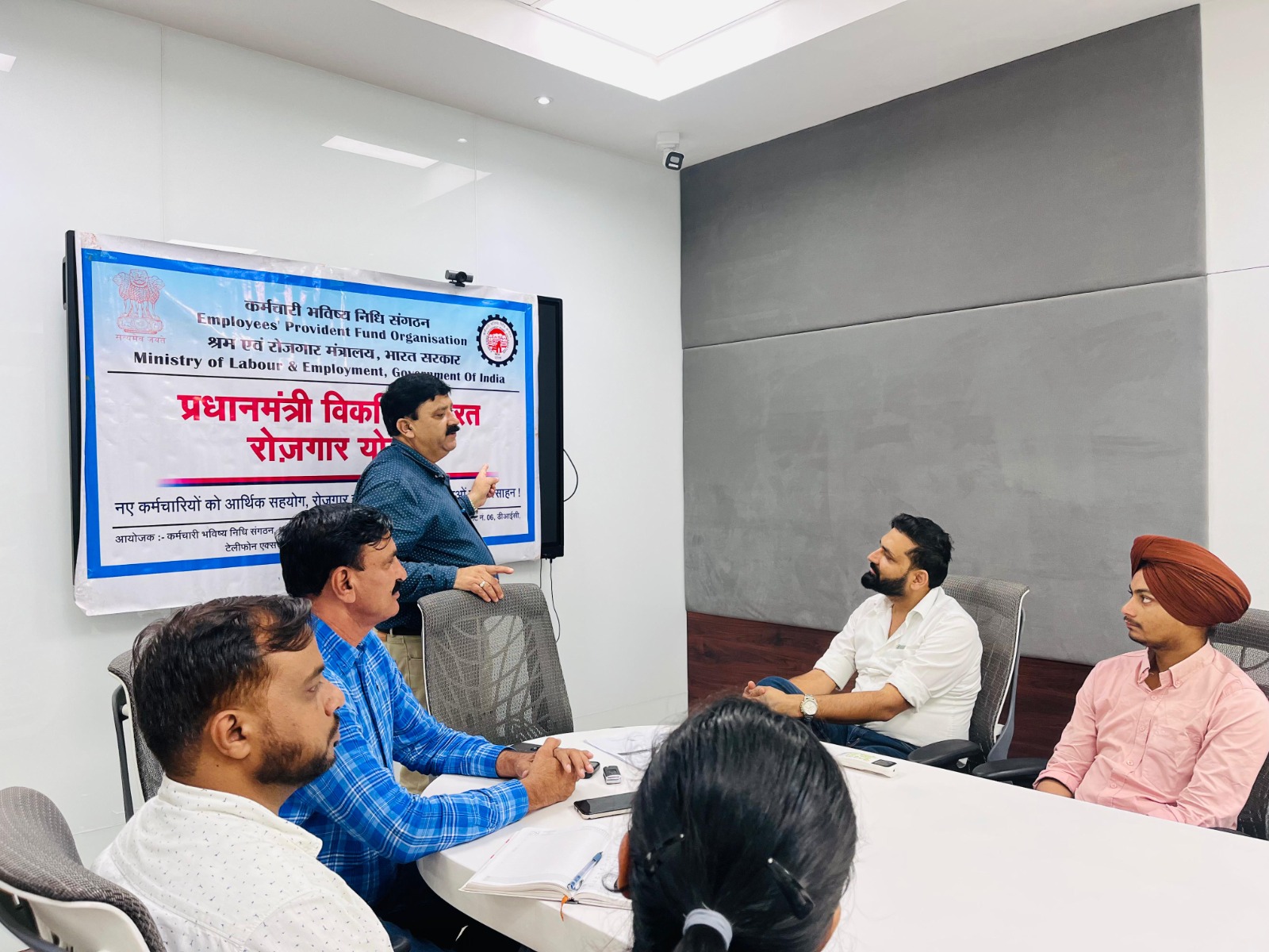 रीगल किचन उद्योग में लगाया जागरूकता शिविर