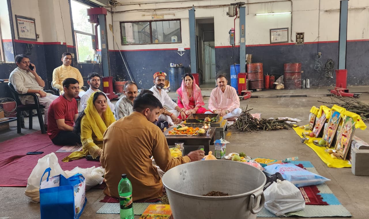 बीबीएन में मनाया विश्वकर्मा दिवस, उद्योगों में काम रहा बंद
